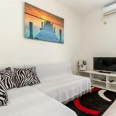 Apartments Marasovic - Roko *