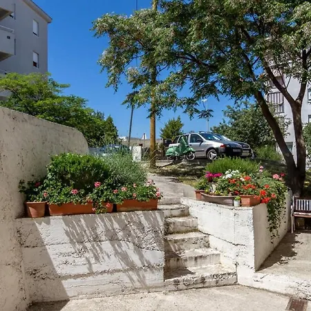 Apartments Marasovic - Roko *